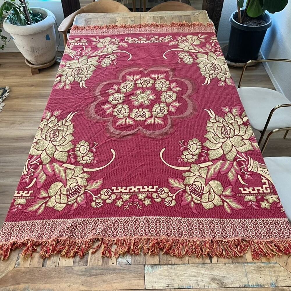 Vintage Fringed Floral Jacquard Colonial Style Blanket Blanket 66" x74"